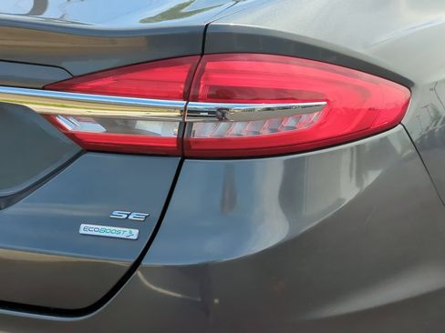 Used 2017 Ford Fusion SE w/ Fusion SE Technology Package FWD image 20