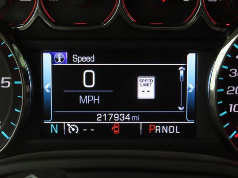 Used 2017 Chevrolet Suburban LT AWD/4WD image 8