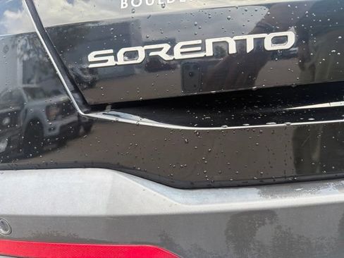 Used 2024 Kia Sorento S AWD/4WD image 13