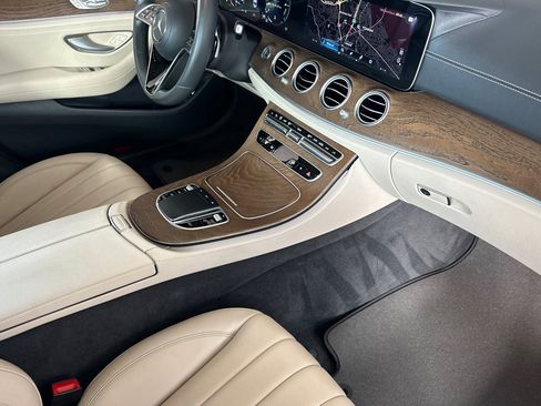 Used 2021 Mercedes-Benz E 350 Sedan image 12