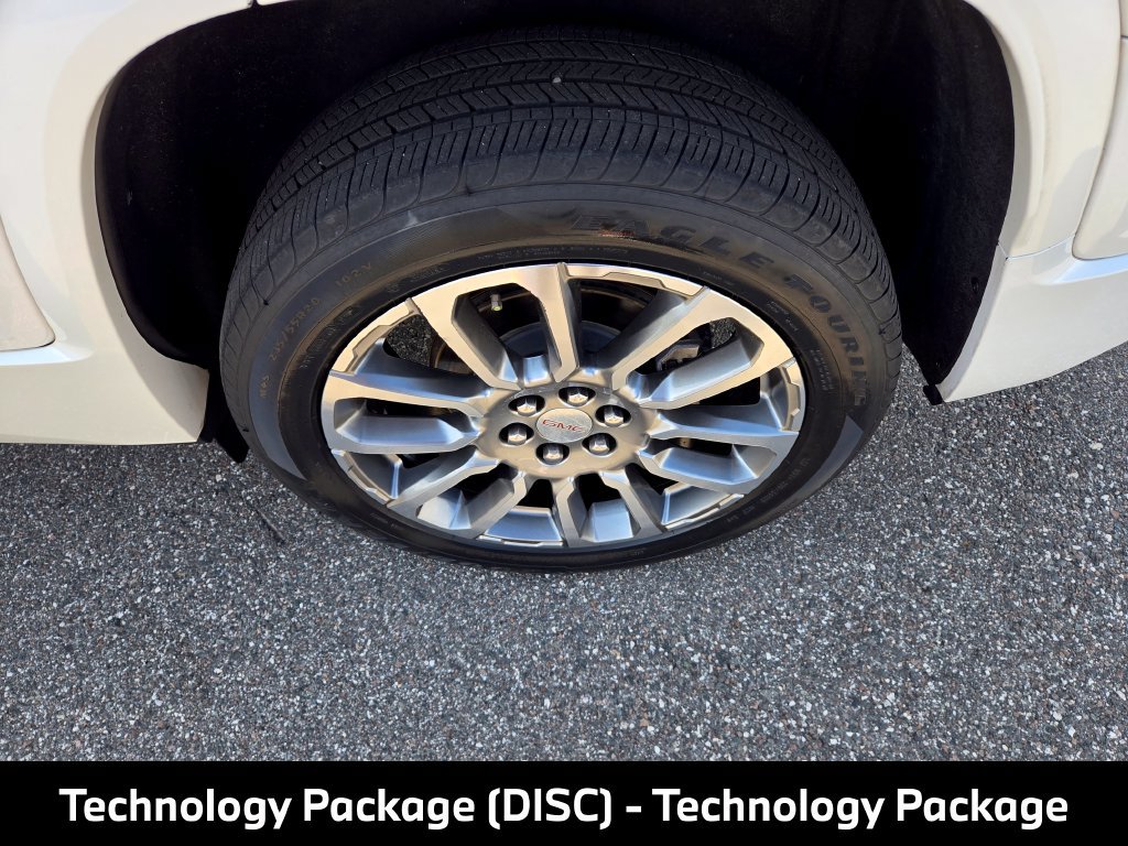 Used 2020 GMC Acadia Denali w/ Technology Package FWD image 13