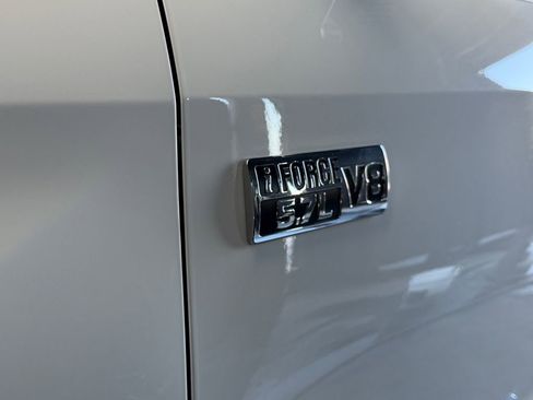 Used 2020 Toyota Tundra SR5 w/ SR5 Convenience Package image 18