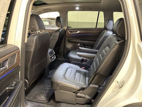 Used 2024 Volkswagen Atlas SEL image 10