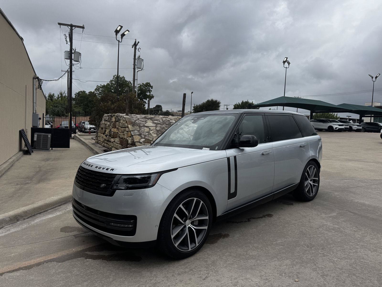 Certified 2025 Land Rover Range Rover Long Wheelbase SE AWD/4WD image 1
