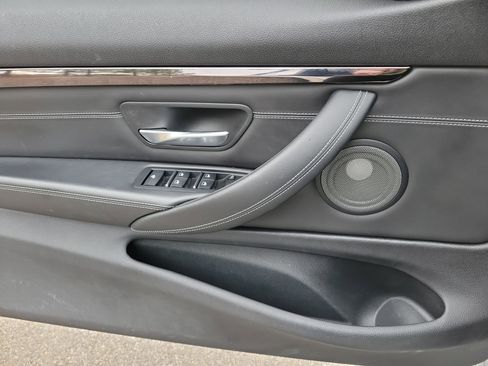 Used 2020 BMW M4 Convertible image 20