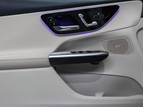 Certified 2026 Mercedes-Benz GLC 300 image 21