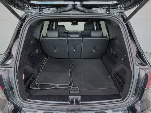 Used 2025 Mercedes-Benz GLB 250 w/ Exclusive Package image 29