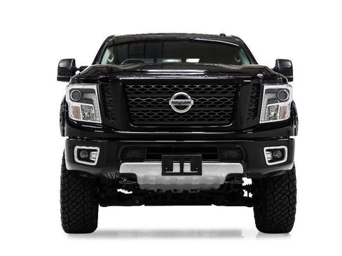Used 2018 Nissan Titan PRO-4X w/ Pro-4x Convenience Package AWD/4WD image 7