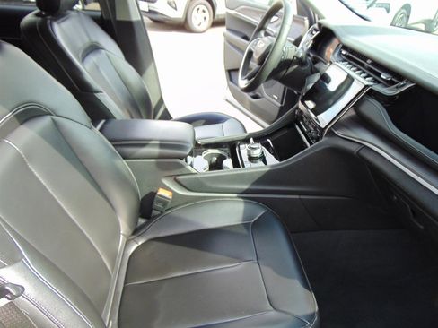 Used 2023 Jeep Grand Cherokee image 21