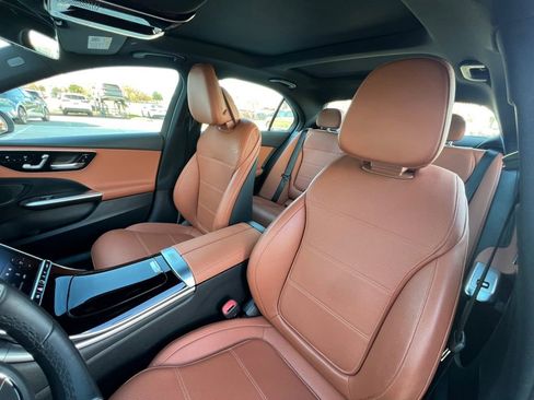 Used 2025 Mercedes-Benz C 300 Sedan image 38