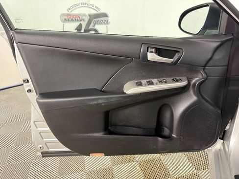 Used 2014 Toyota Camry SE image 10