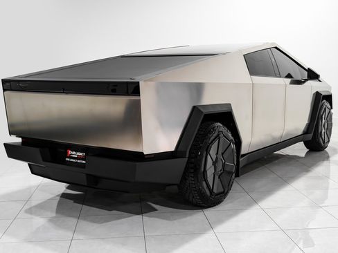 Used 2024 Tesla Cybertruck AWD Crew Cab image 7