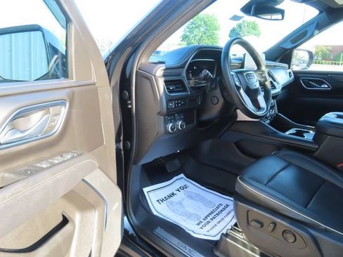 Used 2023 GMC Yukon SLT w/ SLT Luxury Package AWD/4WD image 19