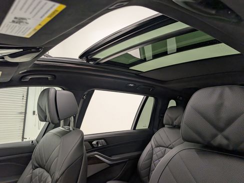 New 2026 BMW X7 xDrive40i w/ M Sport Package image 16