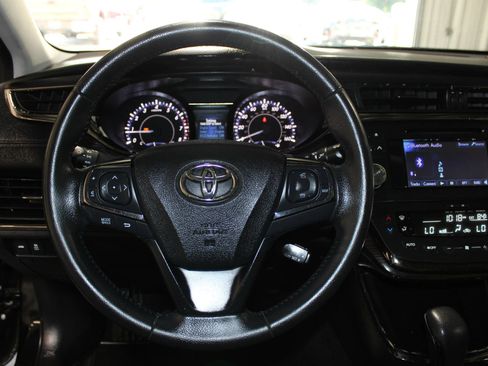 Used 2013 Toyota Avalon XLE FWD image 10