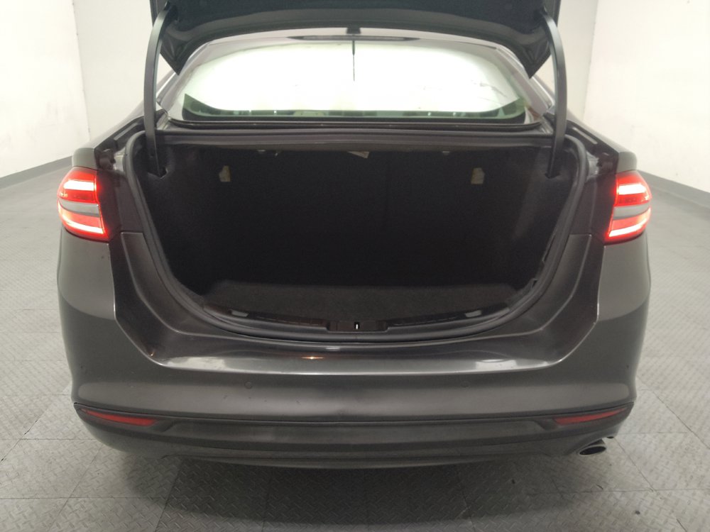 Used 2017 Ford Fusion SE w/ Fusion SE Technology Package FWD image 29
