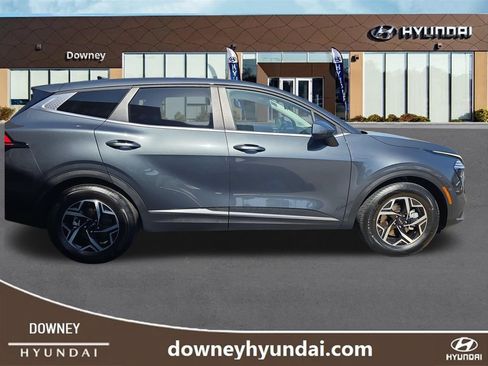 Used 2025 Kia Sportage LX FWD image 6