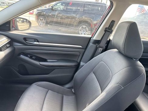 Used 2023 Nissan Altima 2.5 SV w/ SV Premium Package FWD image 17