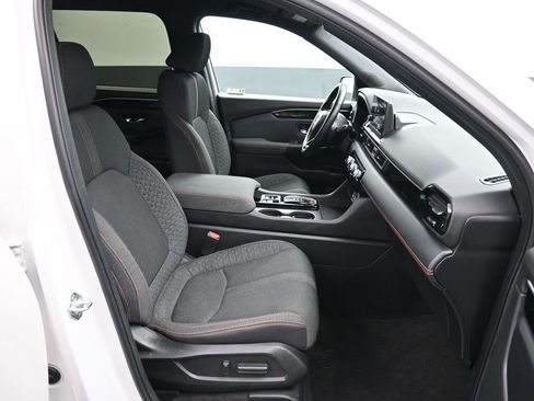 Certified 2023 Honda Pilot Sport image 24