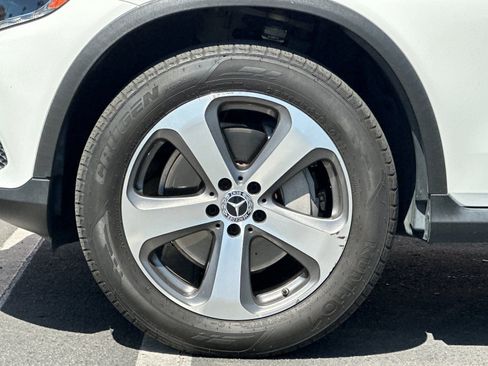 Used 2019 Mercedes-Benz GLC 300 4MATIC image 23