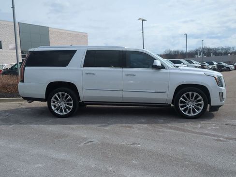 Used 2020 Cadillac Escalade ESV Premium Luxury w/ LPO, Radiant Package image 9