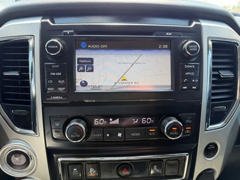 Used 2018 Nissan Titan SV w/ SV Convenience Package image 17