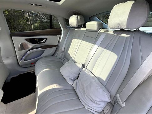 Used 2023 Mercedes-Benz EQS 580 4MATIC Sedan image 27