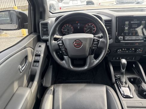 Used 2022 Nissan Frontier PRO-4X w/ Pro-4X Premium Package image 11