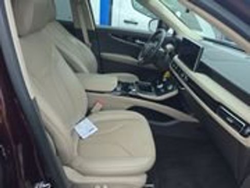 Used 2023 Lincoln Nautilus Reserve image 3