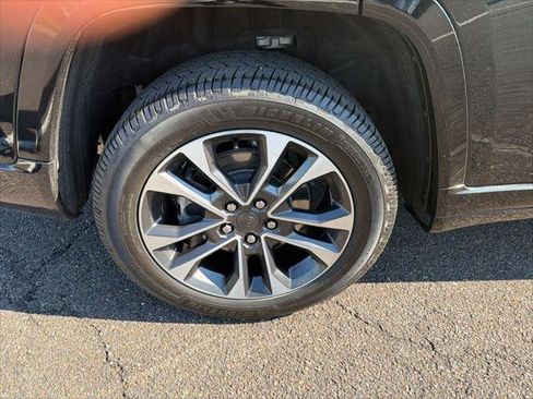 Certified 2023 Jeep Grand Cherokee L Overland w/ Rear Seat Video Group I AWD/4WD image 19