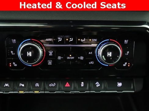 Used 2022 GMC Sierra 1500 AT4 w/ AT4 Premium Package image 4