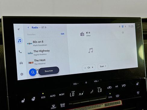 Used 2024 Toyota bZ4X Limited image 21