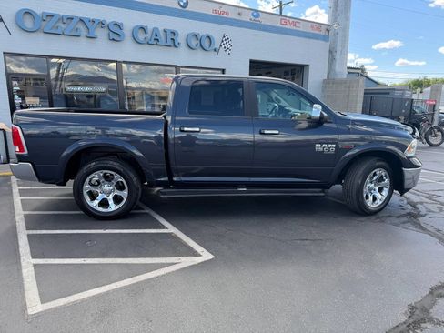 Used 2019 RAM 1500 Laramie AWD/4WD image 8