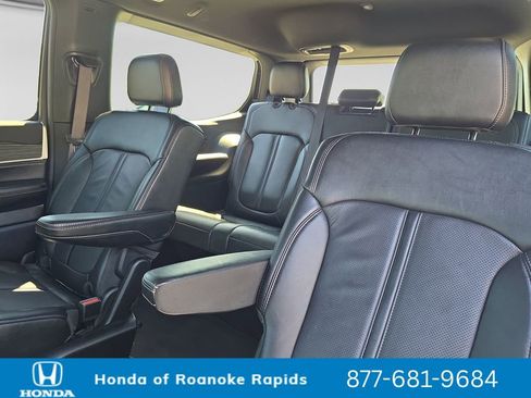 Used 2024 Jeep Wagoneer Series III AWD/4WD image 16