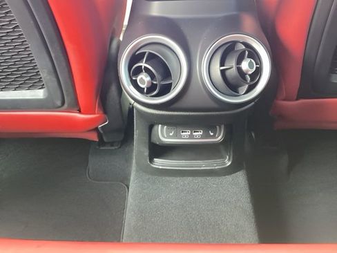 Used 2024 Alfa Romeo Stelvio Veloce image 21