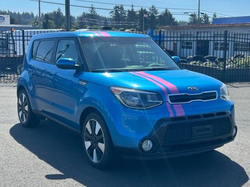 Used 2016 Kia Soul + w/ Designer's Package FWD image 3