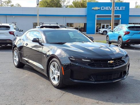 Used 2023 Chevrolet Camaro LT image 5