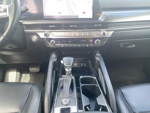 Used 2025 Kia Telluride S FWD image 11