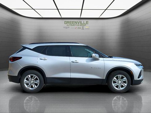 Used 2021 Chevrolet Blazer LT w/ Sound & Technology Package FWD image 9