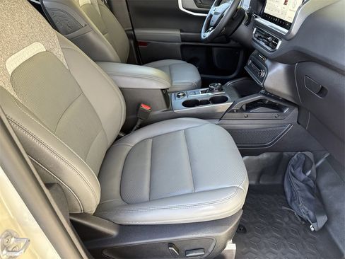 Used 2025 Ford Bronco Sport Badlands image 13