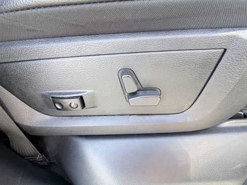 Used 2018 RAM 1500 Laramie image 21