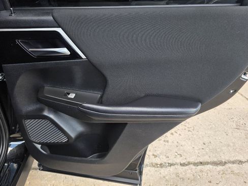 Used 2024 Mitsubishi Outlander ES FWD image 21