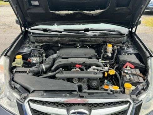 Used 2012 Subaru Legacy 2.5i Premium w/ All-Weather Pkg AWD/4WD image 19