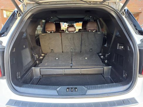 Used 2020 Ford Explorer Platinum w/ Premium Technology Package image 45