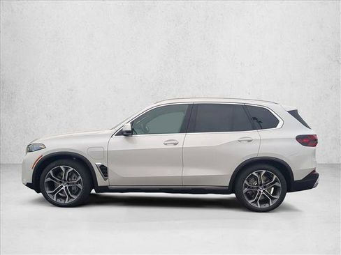 New 2026 BMW X5 xDrive50e image 5