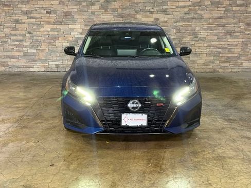 Certified 2023 Nissan Altima 2.5 SR w/ SR Premium Package FWD image 2