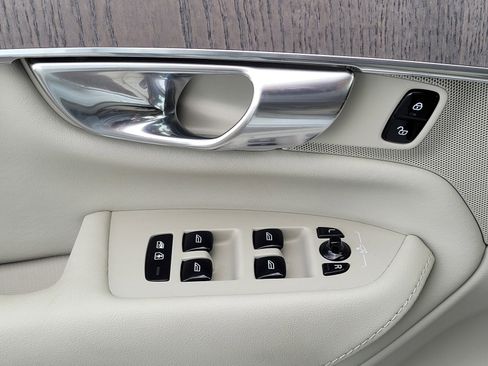 Certified 2023 Volvo XC90 T8 Plus w/ Protection Package Premier image 17