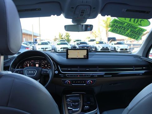 Used 2017 Audi Q7 3.0T Premium Plus AWD/4WD image 32