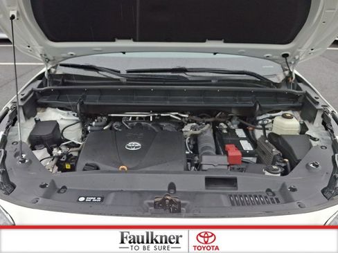 Certified 2021 Toyota Highlander XLE AWD/4WD image 29