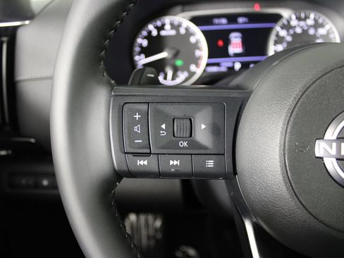 Certified 2025 Nissan Pathfinder SV w/ Black Appearance Package FWD image 25
